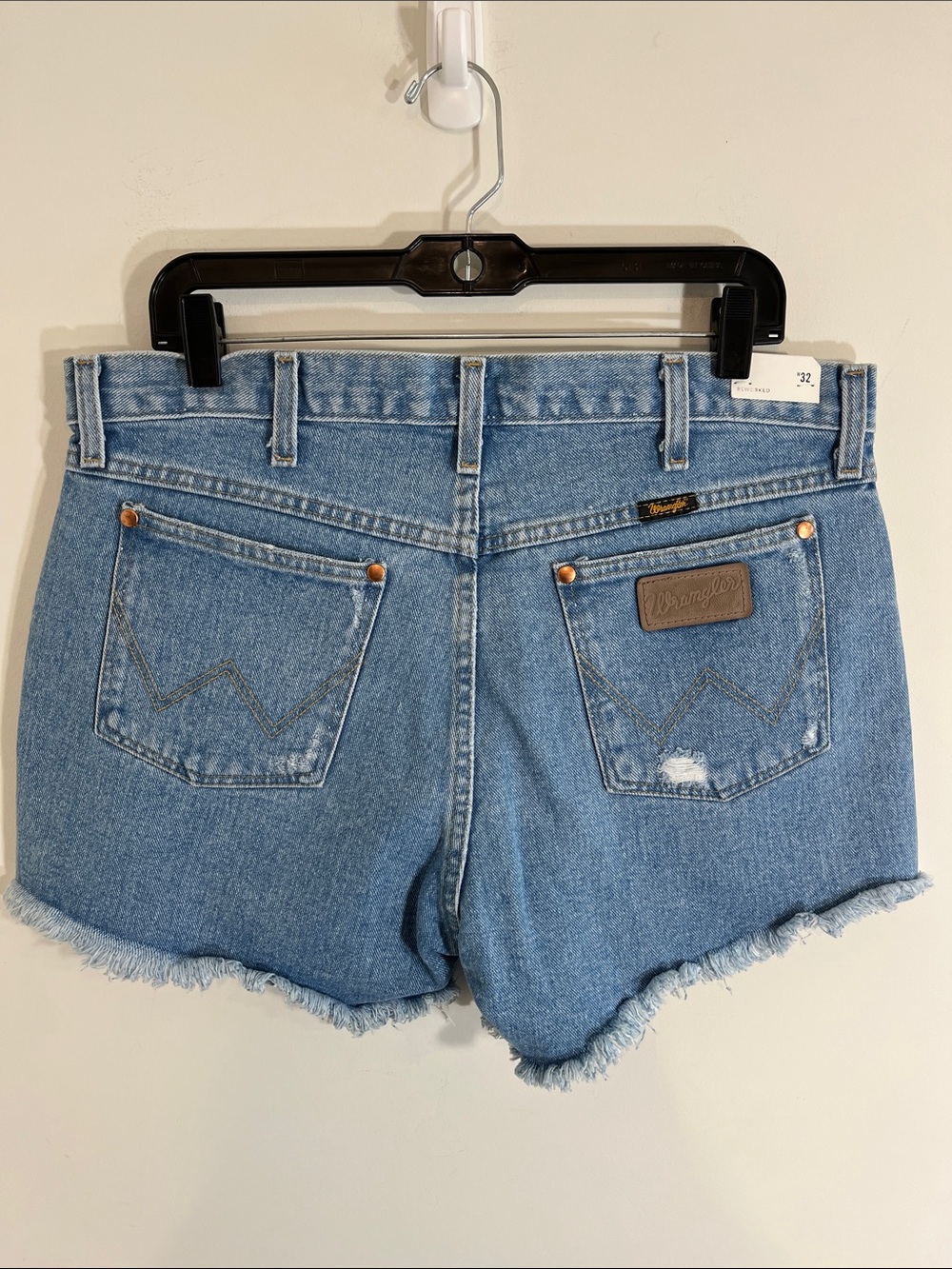 NWT Wrangler Reworked Frayed Cut-off Western Denim Jean Short Shorts Womens 32